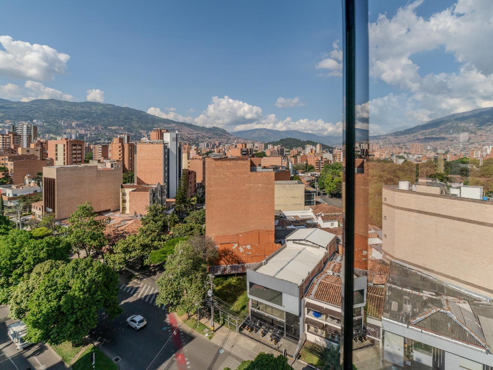 Enchanted Elegance In Laureles Medellin Exterior photo