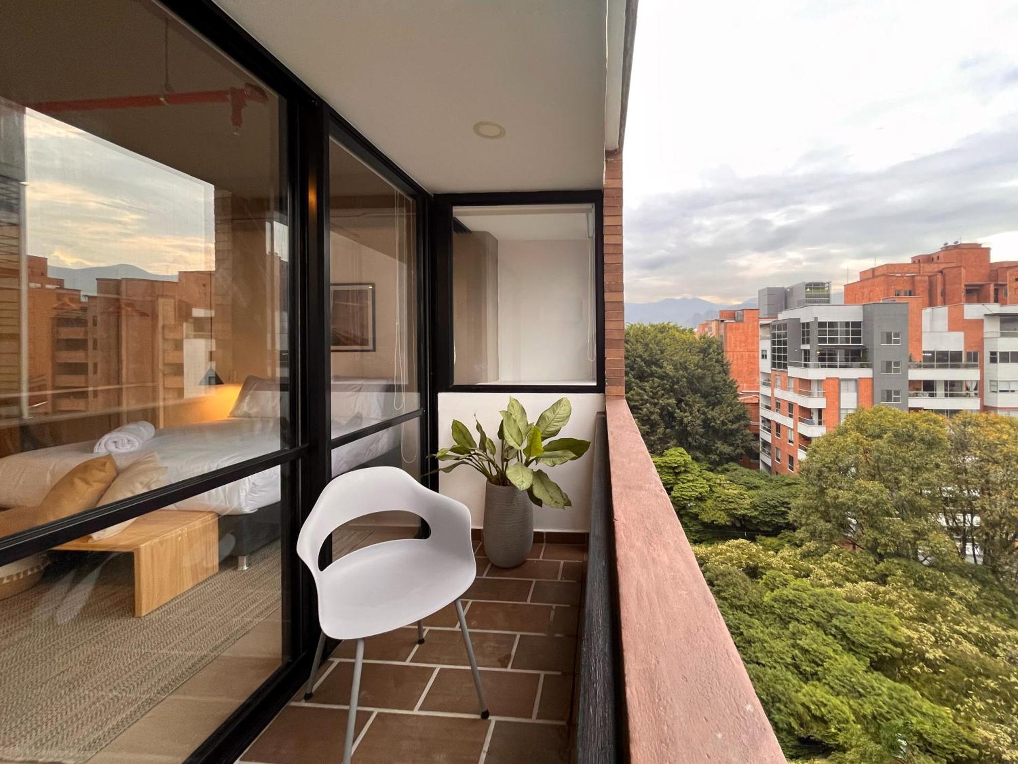 Enchanted Elegance In Laureles Medellin Exterior photo